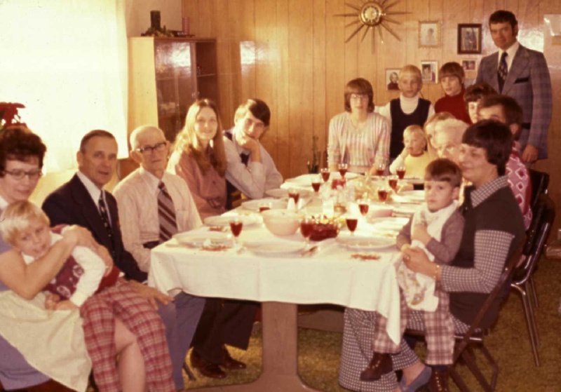1974-12-12Christmas Day in SD GrGrScott.jpg